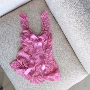 Elegant Pink Lace Sleepwear